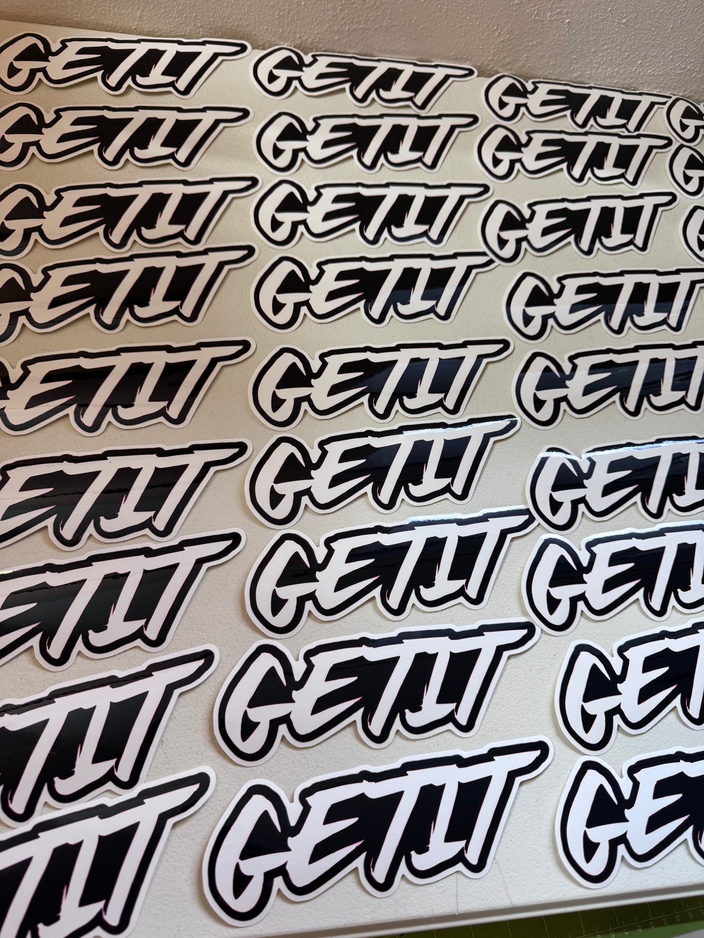 GETIT STICKER