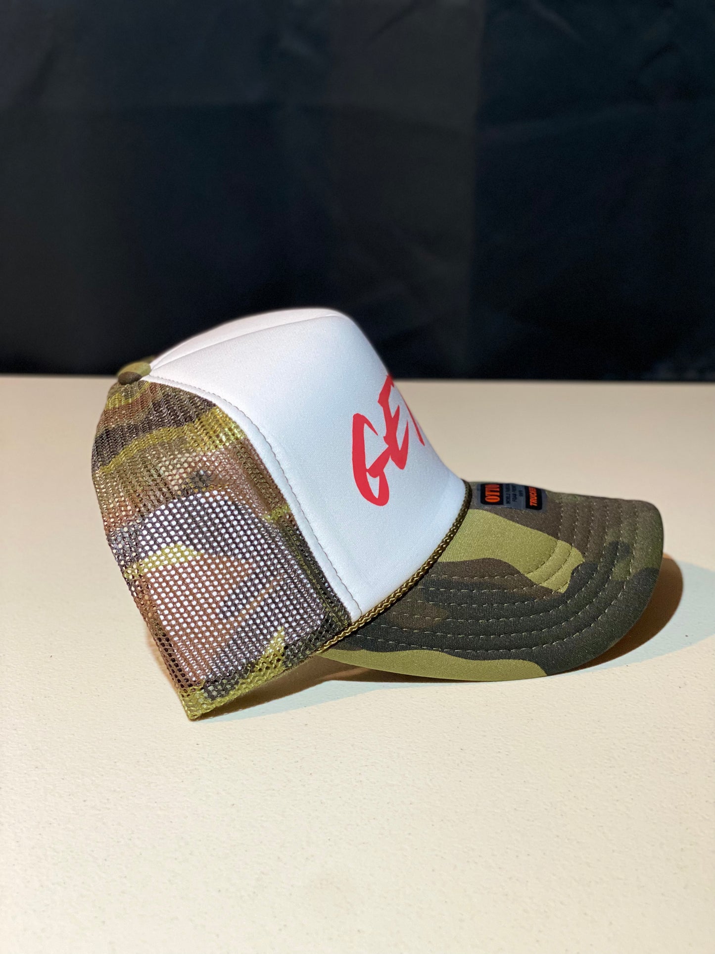 Camo/White REFLECTIVE RED GETIT Trucker Hat